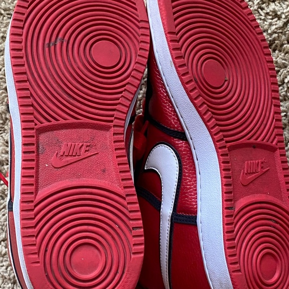 Mens Nike Sneaker . Size-10. - Picture 4 of 6